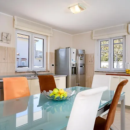 Private Detached House-2 Bedroom&3 Bathroom With Relaxing Garden Terrace-grubelic House Villa