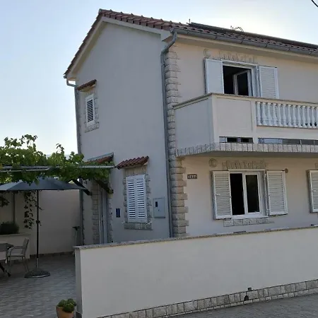 Grubelic House Vila