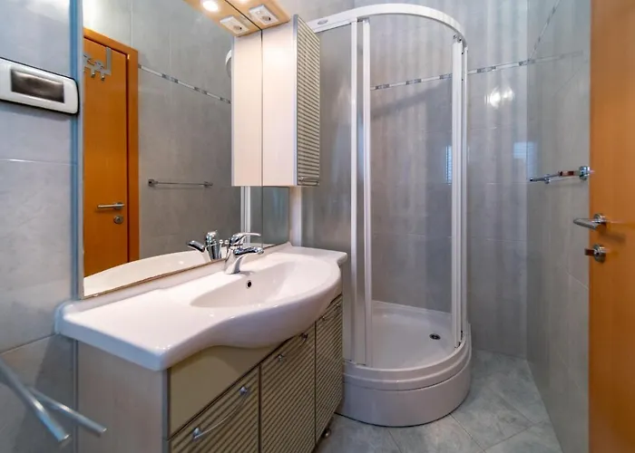 Βίλα Private Detached House-2 Bedroom&3 Bathroom With Relaxing Garden Terrace-grubelic House *