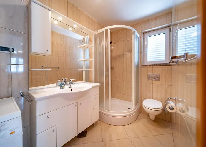 Private Detached House-2 Bedroom&3 Bathroom With Relaxing Garden Terrace-grubelic House *