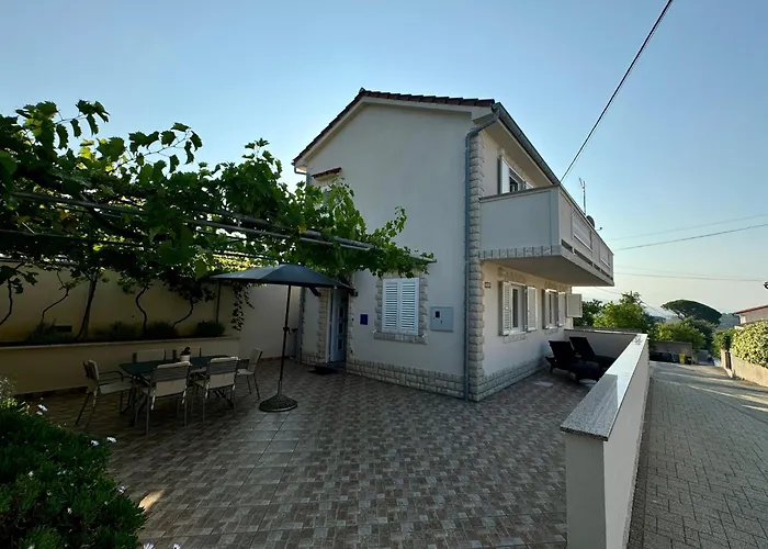 Βίλα Private Detached House-2 Bedroom&3 Bathroom With Relaxing Garden Terrace-grubelic House Palit