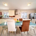 Villa Private Detached House-2 Bedroom&3 Bathroom With Relaxing Garden Terrace-grubelic House