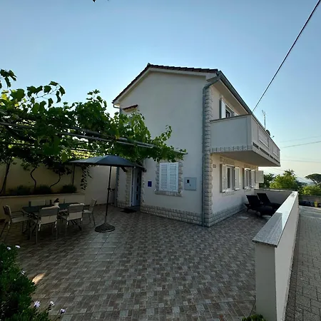 Βίλα Private Detached House-2 Bedroom&3 Bathroom With Relaxing Garden Terrace-grubelic House Palit