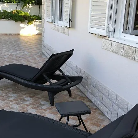 Private Detached House-2 Bedroom&3 Bathroom With Relaxing Garden Terrace-grubelic House Palit