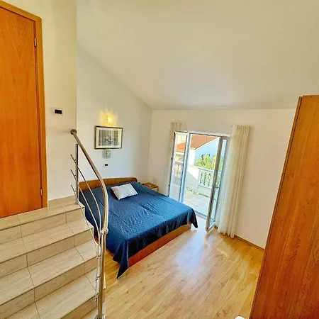 Private Detached House-2 Bedroom&3 Bathroom With Relaxing Garden Terrace-grubelic House * Palit