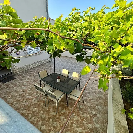 Private Detached House-2 Bedroom&3 Bathroom With Relaxing Garden Terrace-grubelic House * Palit