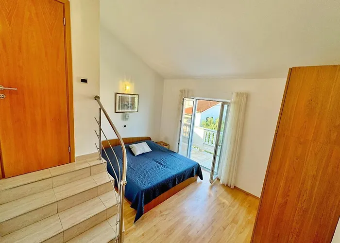 Private Detached House-2 Bedroom&3 Bathroom With Relaxing Garden Terrace-grubelic House * Palit