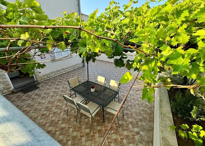 Private Detached House-2 Bedroom&3 Bathroom With Relaxing Garden Terrace-grubelic House * Palit